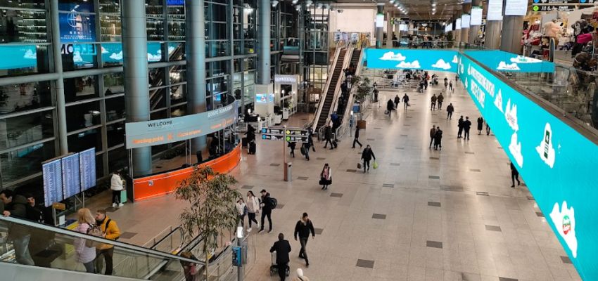 Royal Jordanian DME Terminal- Moscow Domodedovo Mikhail Lomonosov Airport
