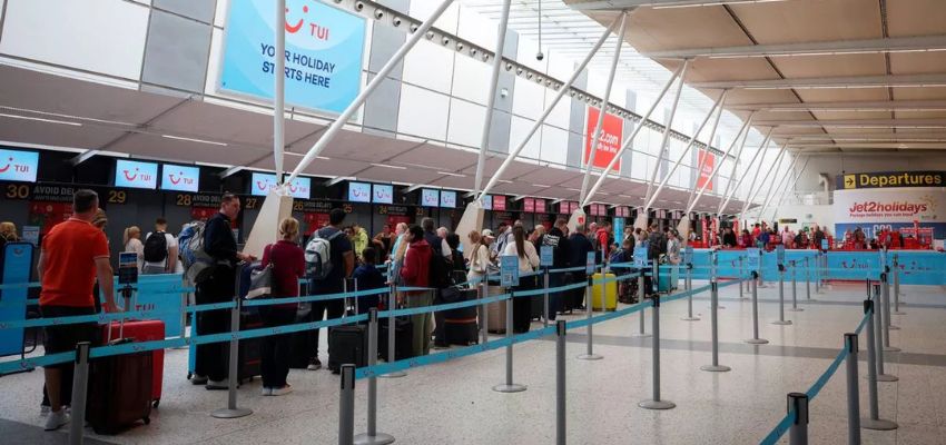 Aer Lingus Airlines EMA Terminal – East Midlands Airport