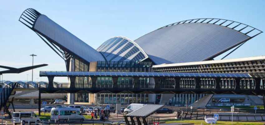 KLM Royal Dutch Airlines LYS Terminal – Lyon Satolas Airport