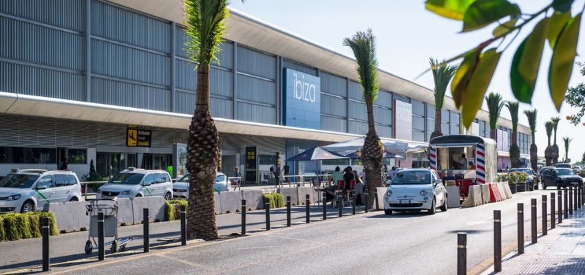 KLM Royal Dutch Airlines IBZ Terminal – Ibiza Airport