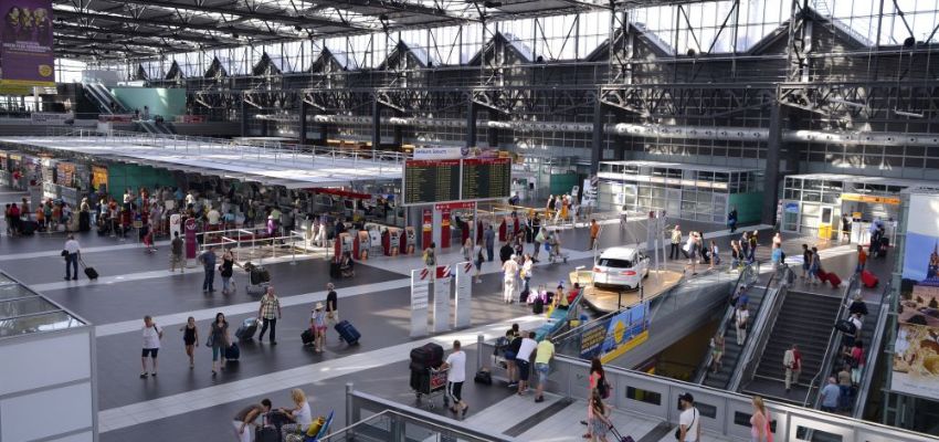 KLM Royal Dutch Airlines DRS Terminal – Dresden Airport