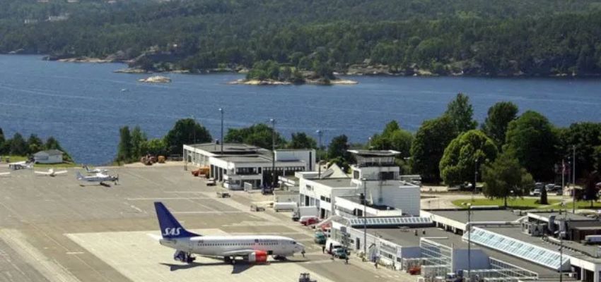 KLM Royal Dutch Airlines KRS Terminal – Kristiansand Airport